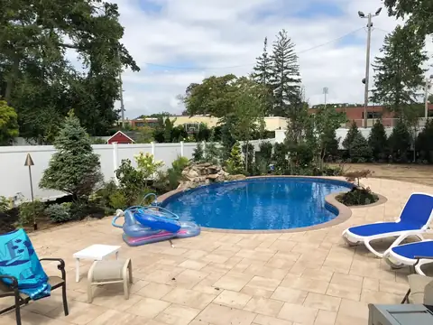 Pool terrace paver patio in Long Island, by Scott Anderson Design.
